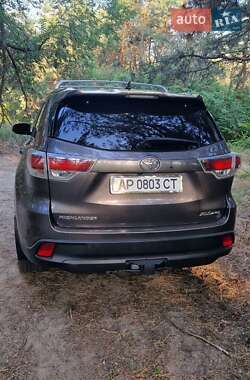 Позашляховик / Кросовер Toyota Highlander 2016 в Броварах
