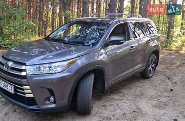 Позашляховик / Кросовер Toyota Highlander 2016 в Броварах