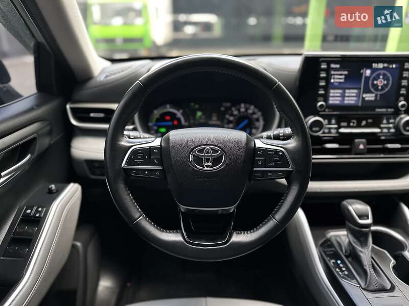 Внедорожник / Кроссовер Toyota Highlander 2021 в Киеве