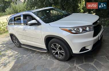 Внедорожник / Кроссовер Toyota Highlander 2016 в Киеве