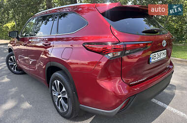 Внедорожник / Кроссовер Toyota Highlander 2022 в 