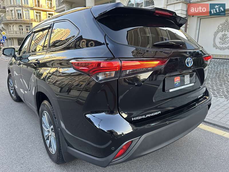 Внедорожник / Кроссовер Toyota Highlander 2022 в Киеве
