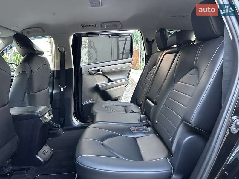 Внедорожник / Кроссовер Toyota Highlander 2022 в Киеве