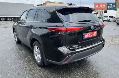 Внедорожник / Кроссовер Toyota Highlander 2020 в 