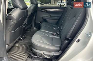 Внедорожник / Кроссовер Toyota Highlander 2025 в 