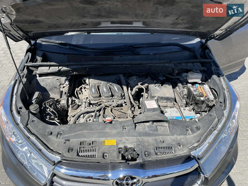 Внедорожник / Кроссовер Toyota Highlander 2015 в Кривом Роге фото 20 Внедорожник / Кроссовер Toyota Highlander 2015 в Кривом Роге
