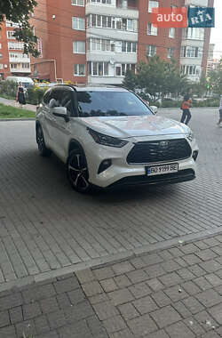 Позашляховик / Кросовер Toyota Highlander 2021 в Тернополі