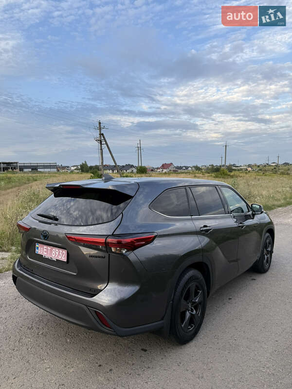 Toyota Highlander 2021