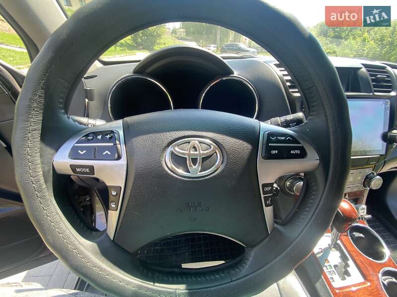 Позашляховик / Кросовер Toyota Highlander 2012 в Умані фото 25 Позашляховик / Кросовер Toyota Highlander 2012 в Умані