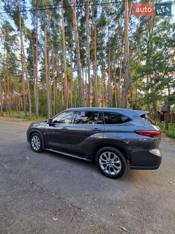 Позашляховик / Кросовер Toyota Highlander 2020 в Києві