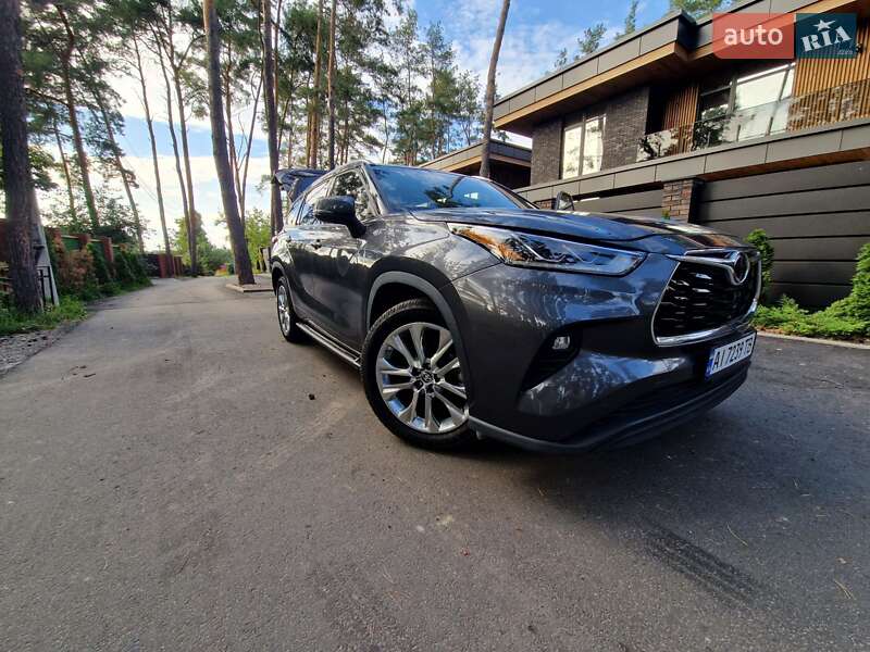 Позашляховик / Кросовер Toyota Highlander 2020 в Києві