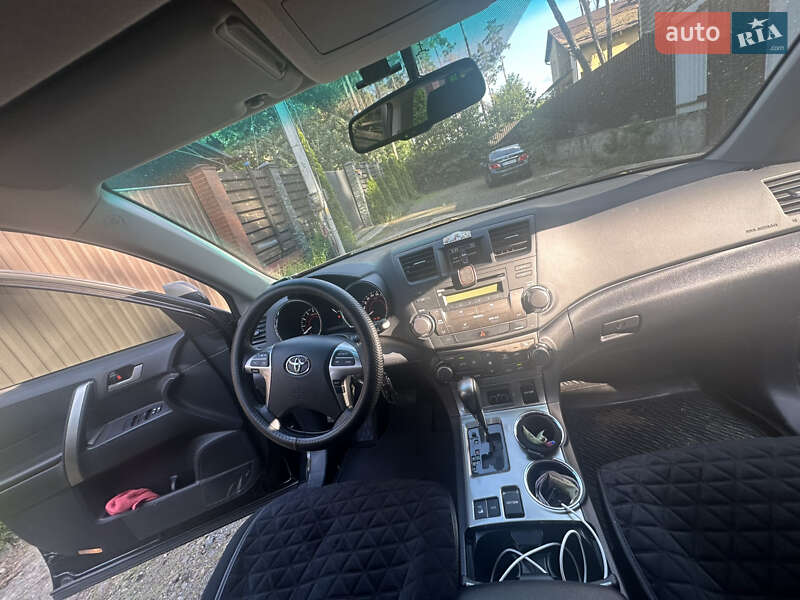 Внедорожник / Кроссовер Toyota Highlander 2010 в Киеве