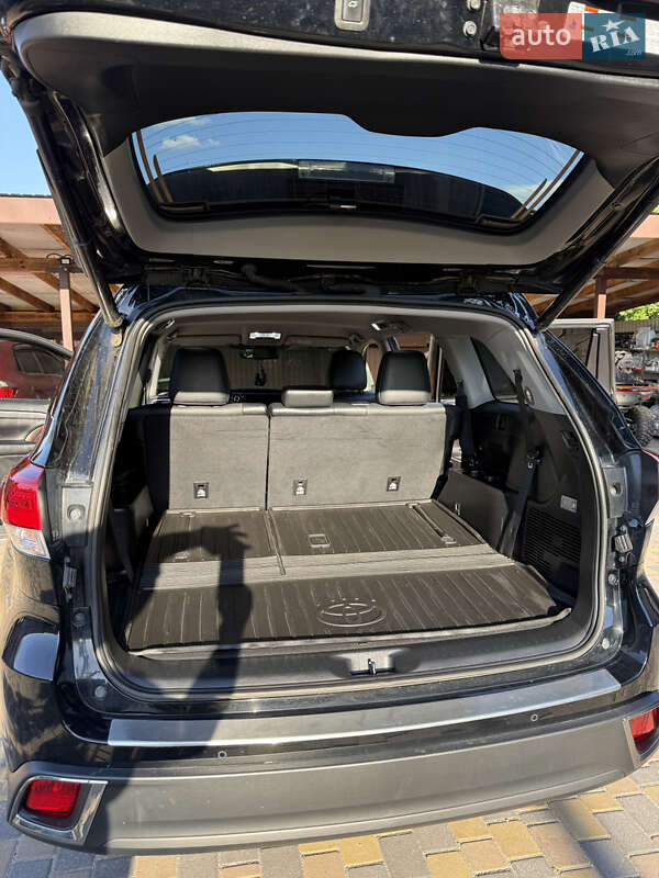 Toyota Highlander 2019
