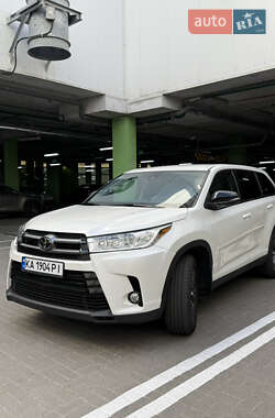 Позашляховик / Кросовер Toyota Highlander 2018 в Києві
