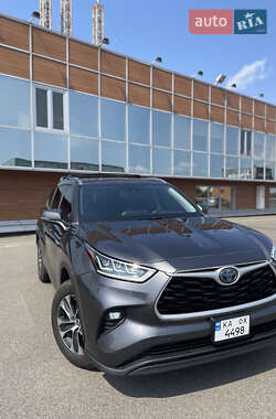 Позашляховик / Кросовер Toyota Highlander 2020 в Києві