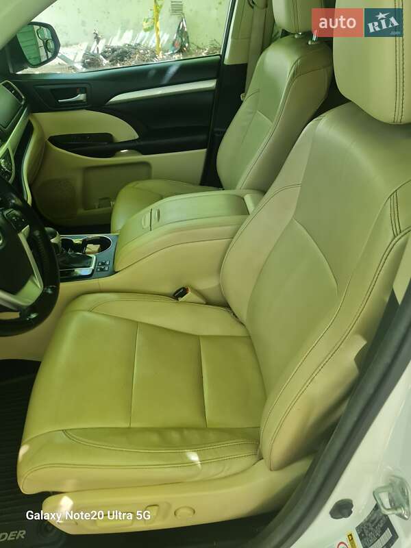 Внедорожник / Кроссовер Toyota Highlander 2015 в Измаиле фото 24 Внедорожник / Кроссовер Toyota Highlander 2015 в Измаиле