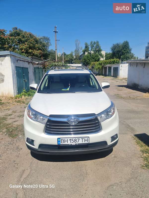 Внедорожник / Кроссовер Toyota Highlander 2015 в Измаиле фото 47 Внедорожник / Кроссовер Toyota Highlander 2015 в Измаиле