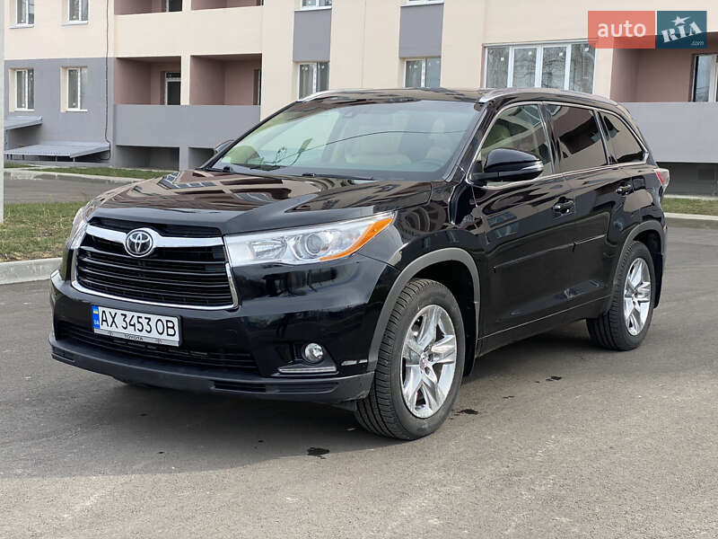 Внедорожник / Кроссовер Toyota Highlander 2015 в Харькове
