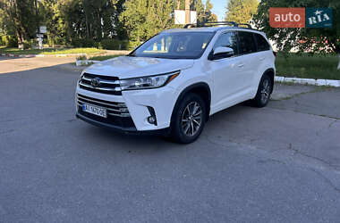 Внедорожник / Кроссовер Toyota Highlander 2017 в Киеве