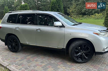 Позашляховик / Кросовер Toyota Highlander 2011 в Нововолинську