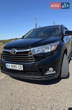 Позашляховик / Кросовер Toyota Highlander 2014 в Богодухіву