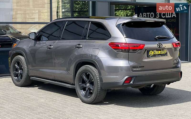 Внедорожник / Кроссовер Toyota Highlander 2019 в Ивано-Франковске