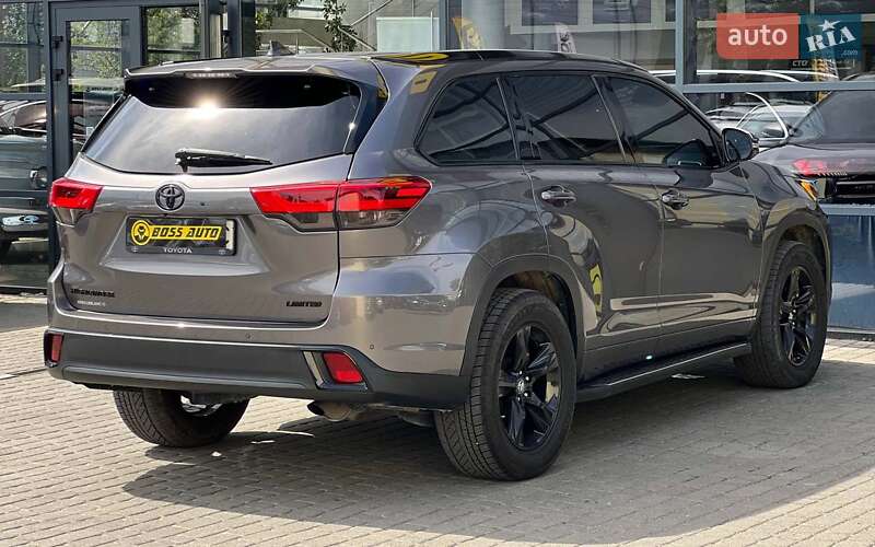 Внедорожник / Кроссовер Toyota Highlander 2019 в Ивано-Франковске