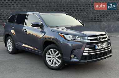 Внедорожник / Кроссовер Toyota Highlander 2016 в Запорожье