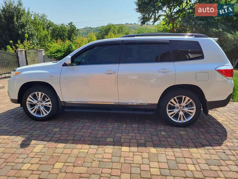 Внедорожник / Кроссовер Toyota Highlander 2011 в Обухове
