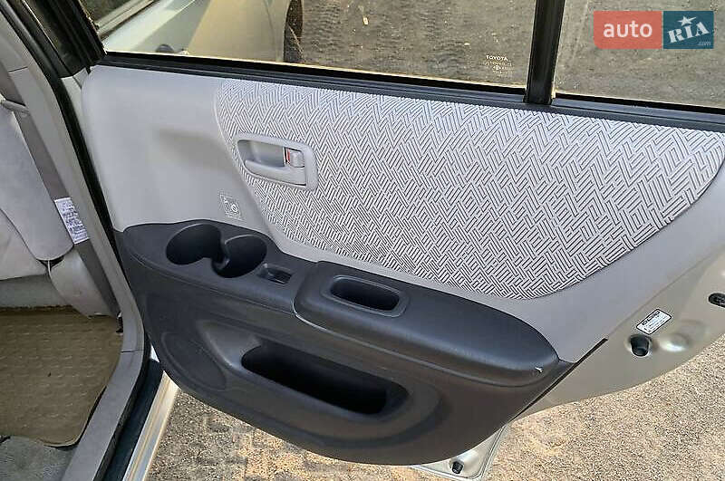 Внедорожник / Кроссовер Toyota Highlander 2002 в Виннице