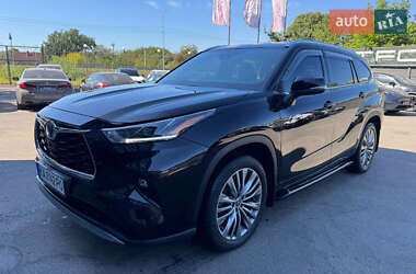 Позашляховик / Кросовер Toyota Highlander 2021 в Києві