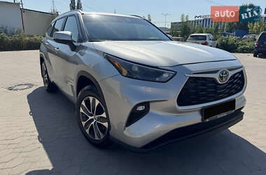 Внедорожник / Кроссовер Toyota Highlander 2023 в Львове