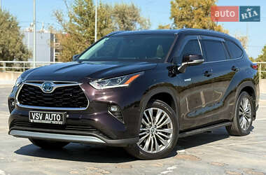 Внедорожник / Кроссовер Toyota Highlander 2021 в Киеве