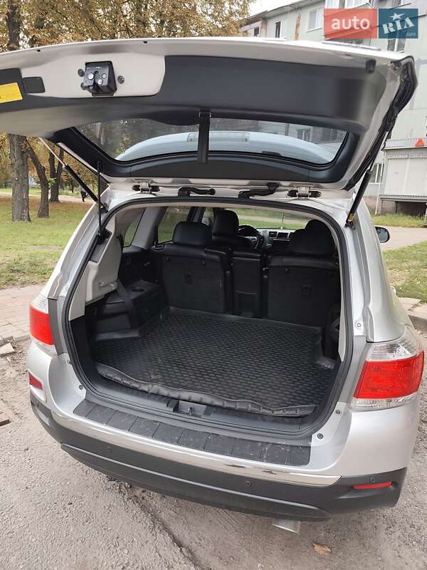 Внедорожник / Кроссовер Toyota Highlander 2012 в Запорожье