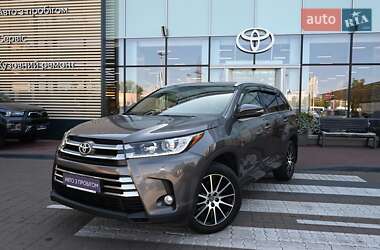 Внедорожник / Кроссовер Toyota Highlander 2018 в Киеве