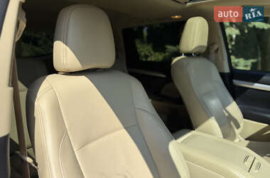 Внедорожник / Кроссовер Toyota Highlander 2017 в 