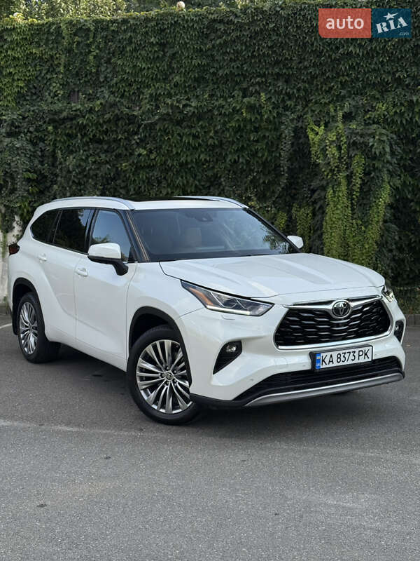 Внедорожник / Кроссовер Toyota Highlander 2021 в 