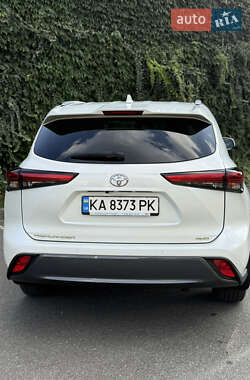 Внедорожник / Кроссовер Toyota Highlander 2021 в 