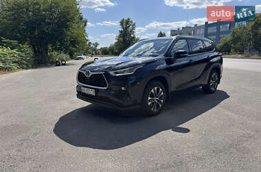 Внедорожник / Кроссовер Toyota Highlander 2021 в Днепре