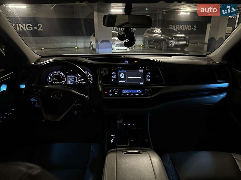 Внедорожник / Кроссовер Toyota Highlander 2016 в Харькове фото 9 Внедорожник / Кроссовер Toyota Highlander 2016 в Харькове