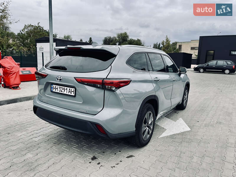 Позашляховик / Кросовер Toyota Highlander 2022 в Одесі