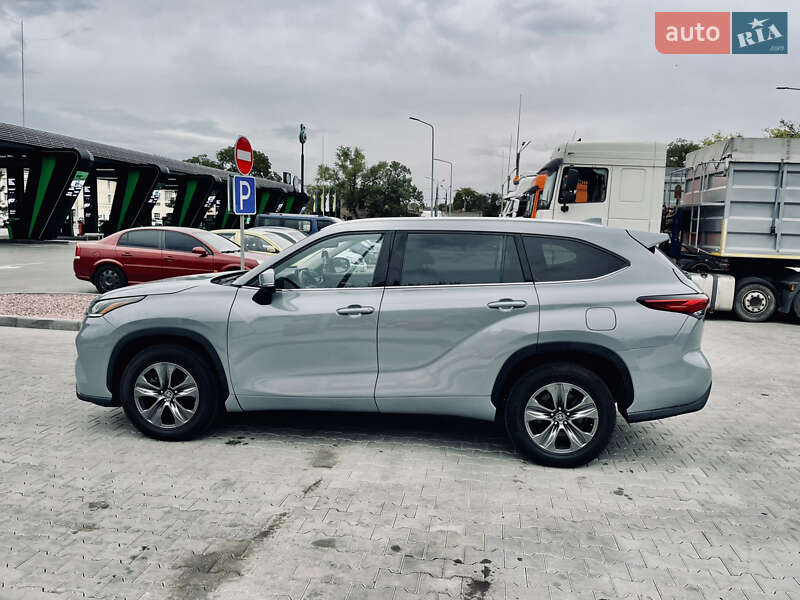 Позашляховик / Кросовер Toyota Highlander 2022 в Одесі