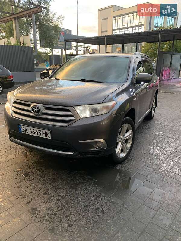 Внедорожник / Кроссовер Toyota Highlander 2011 в Ивано-Франковске