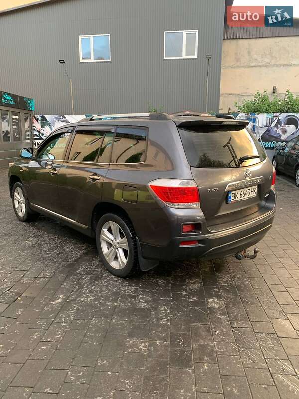 Внедорожник / Кроссовер Toyota Highlander 2011 в Ивано-Франковске