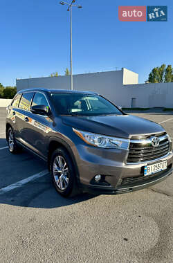 Позашляховик / Кросовер Toyota Highlander 2015 в Полтаві