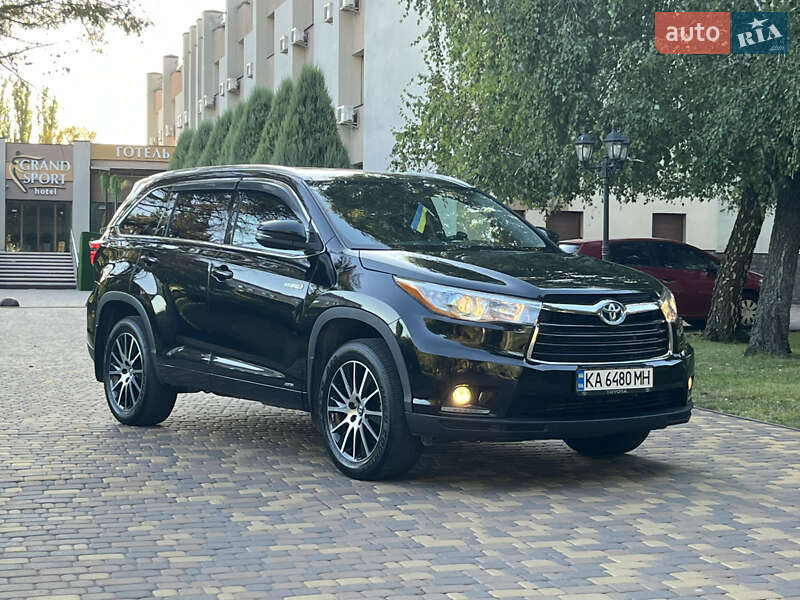 Внедорожник / Кроссовер Toyota Highlander 2016 в Броварах