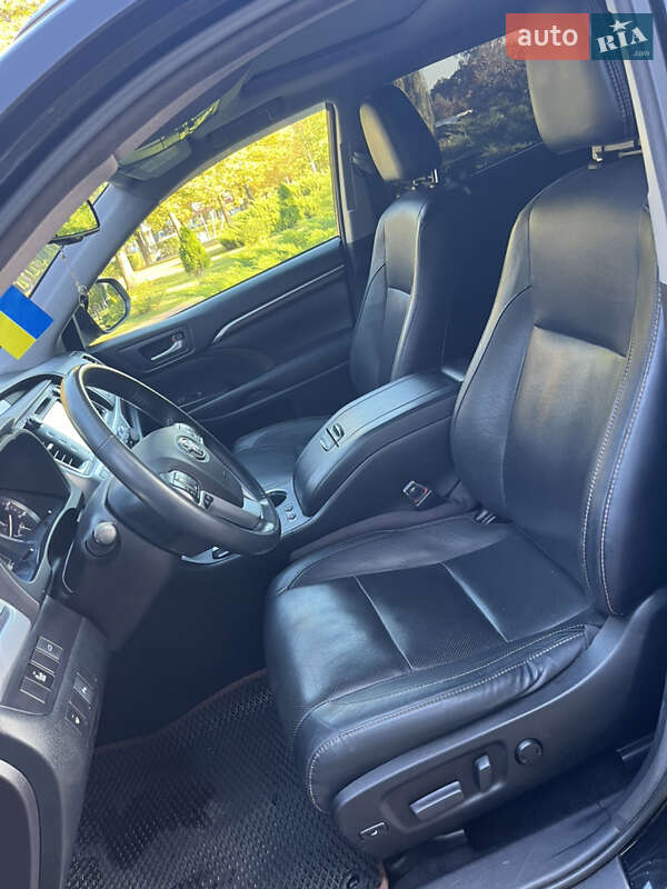 Внедорожник / Кроссовер Toyota Highlander 2016 в Броварах