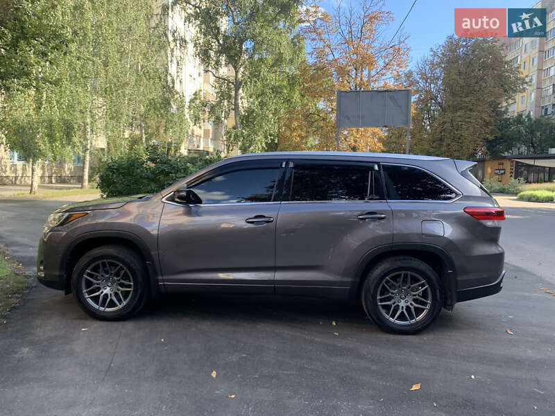 Внедорожник / Кроссовер Toyota Highlander 2017 в Харькове фото 15 Внедорожник / Кроссовер Toyota Highlander 2017 в Харькове
