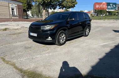 Внедорожник / Кроссовер Toyota Highlander 2015 в 