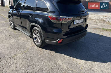 Внедорожник / Кроссовер Toyota Highlander 2015 в 